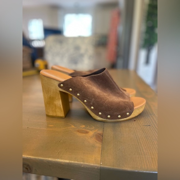 Italian Brown Suede Women's Mules with Wooden Heel Size 9.5 - Picture 6 of 9